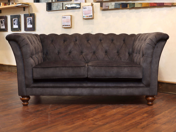 Darcy Snug 2 Seat Chesterfield Sofa In Black Cat Vintage Velvet (Display Model)