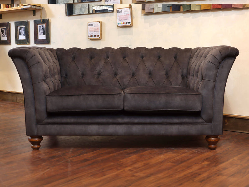 Darcy Snug 2 Seat Chesterfield Sofa In Black Cat Vintage Velvet (Display Model)