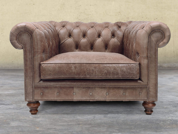 Arthur Chesterfield Snuggler In Hickory Vintage Leather