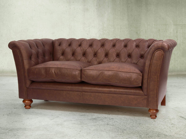 Darcy Snug 2 Seat Chesterfield Sofa In Conker Ol' School Leather