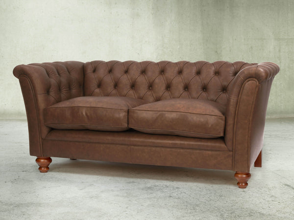 Darcy Snug 2 Seat Chesterfield Sofa In Hazelwood Ol' School Leather