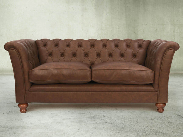 Darcy Snug 2 Seat Chesterfield Sofa In Hazelwood Ol' School Leather