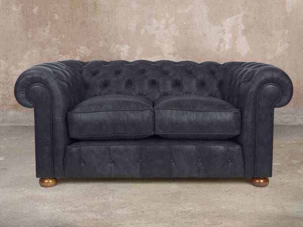 Ol' Cully Snug 2 Seat Chesterfield Sofa In Raven Seasoned Leather