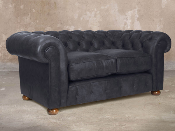 Ol' Cully Snug 2 Seat Chesterfield Sofa In Raven Seasoned Leather